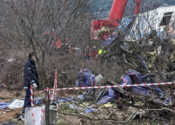 Τέμπη: «Προσάναμμα» τα καθίσματα της Hellenic Train