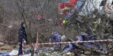 Τέμπη: «Προσάναμμα» τα καθίσματα της Hellenic Train