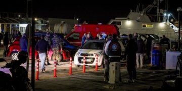 ΑΝΤΑΡΣΥΑ και Κομμουνιστική Απελευθέρωση καταγγέλλουν το έγκλημα κατά μεταναστών στη Χίο – Συλλαλητήριο Πέμπτη 5/2 6 μ.μ. Σύνταγμα