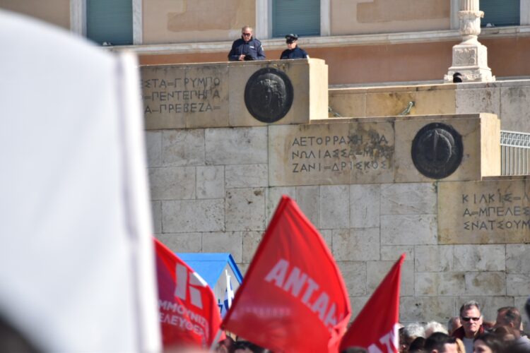 Οι δρόμοι πλημμύρισαν ξανά για το έγκλημα στα Τέμπη (βίντεο)