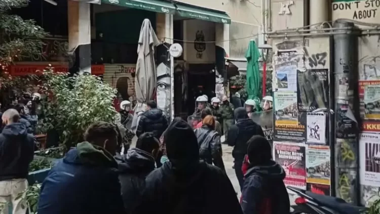 Εξάρχεια: Αστυνομικό πογκρόμ με 114 προσαγωγές- Συγκέντρωση αλληλεγγύης στις 11.00 στην Ευελπίδων!