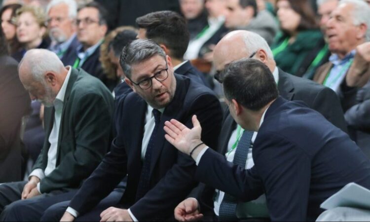 ΠΑΣΟΚ: Ένα συνέδριο για τις μετεκλογικές συνεργασίες