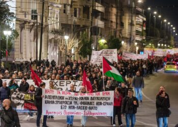 Το αντιπολεμικό κίνημα αντεπιτίθεται