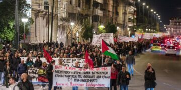 Το αντιπολεμικό κίνημα αντεπιτίθεται