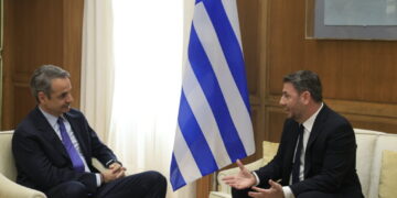 Όχι στην εμπλοκή στον πόλεμο, εκτός αν είναι… «θεσμική»