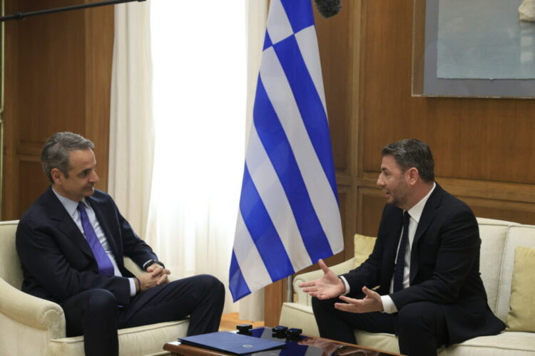 Όχι στην εμπλοκή στον πόλεμο, εκτός αν είναι… «θεσμική»