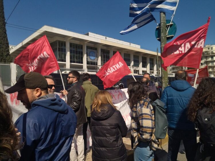 Μεγάλη αντιπολεμική αντιιμπεριαλιστική διαδήλωση στις 12 Μάρτη 7 μ.μ. στο Σύνταγμα και πορεία στην αμερικάνικη πρεσβεία