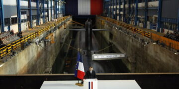 Γαλλική πυρηνική «ομπρέλα» που προσελκύει κινδύνους