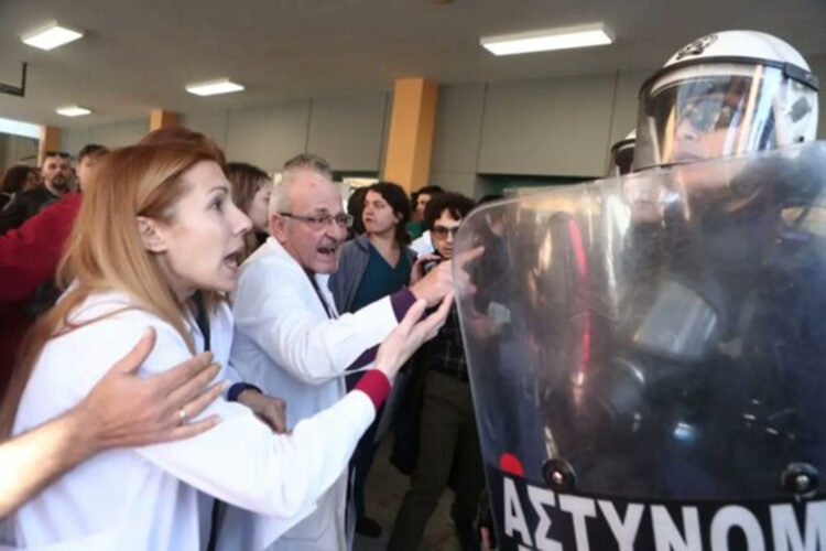 Πάνος Παπανικολάου: Συντριπτική ήττα για Γεωργιάδη και κυβέρνηση