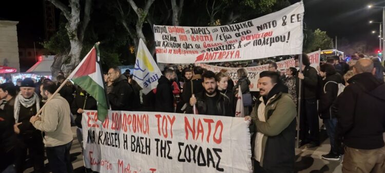 Υπερδραστηριότητα στη βάση της Σούδας, αγώνας για να κλείσει το ορμητήριο