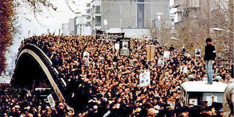 Ιράν: Ιστορία ανατροπών, πραξικοπημάτων, επαναστάσεων και πολέμων