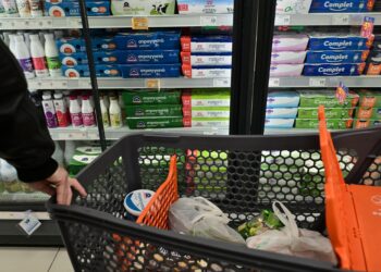 Ο λαός πληρώνει την επίθεση ΗΠΑ-Ισραήλ στο Ιράν