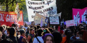 Όχι στο κλείσιμο της FATE Αργεντινής! Επαναπρόσληψη των 920 απολυμένων εργαζομένων