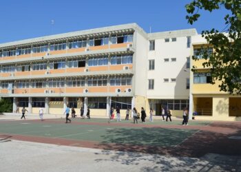 Σχολεία άνευ πιστώσεων-εκπαιδευτικών… σε φόντο συνταγματικής αναθεώρησης