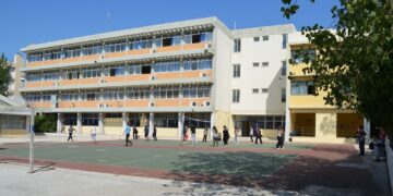 Σχολεία άνευ πιστώσεων-εκπαιδευτικών… σε φόντο συνταγματικής αναθεώρησης