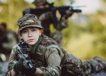 Στέλνουν φύλλα πορείας στις γυναίκες!