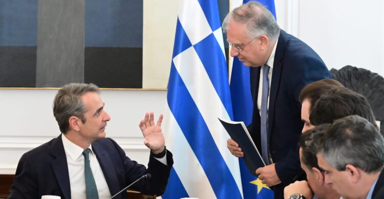 Τρίζει η κυβέρνηση ώρα για ανατροπή!