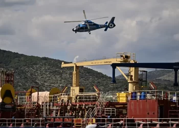 Ελευσίνα: Άσκηση «πολεμικής ετοιμότητας» σε τάνκερ, απόδειξη των κινδύνων από την εμπλοκή της Ελλάδας