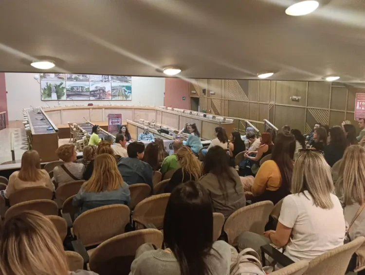 ΑΚΙΣ ΟΤΑ: Μαζική εκδήλωση με εργαζόμενες κοινωνικών δομών