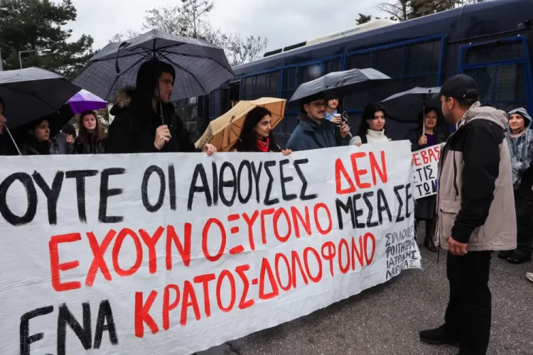 Δίκη Τεμπών