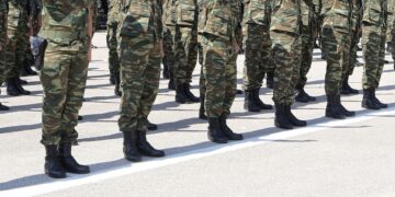 Αυταρχισμός και έλλειψη σεβασμού στα στρατόπεδα