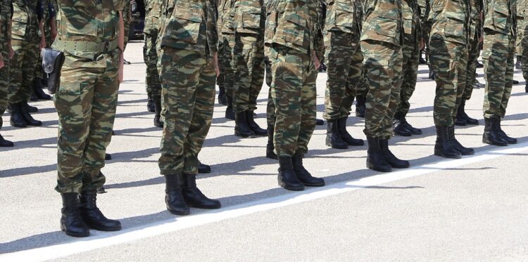 Αυταρχισμός και έλλειψη σεβασμού στα στρατόπεδα