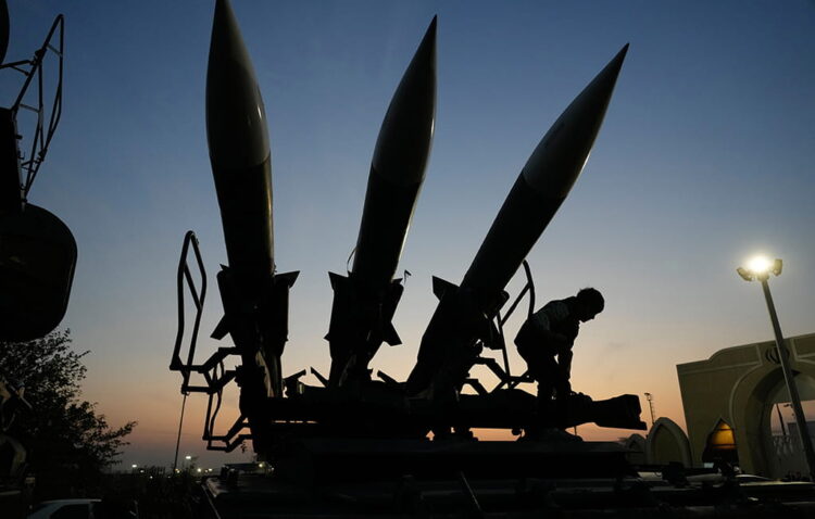 Πόλεμος στο Ιράν: Όταν ο «περίπατος»  γίνεται ναρκοπέδιο