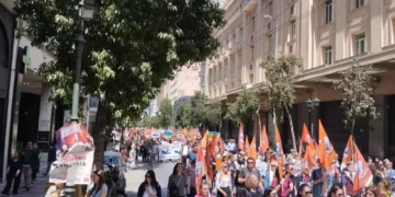 ΠΟΕ-ΟΤΑ: Μεγάλη απεργιακή κινητοποίηση για τη μονιμοποίηση των συμβασιούχων (βίντεο)