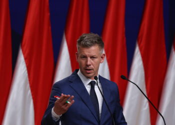 Ένας Μαγιάρ(ος) που αγαπούν η ΕΕ και το κεφάλαιο της Ουγγαρίας