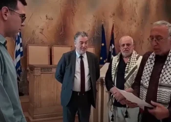 Οι φαιδρότητες των κυβερνητικών τρολ με αφορμή την εναλλαγή της εκπροσώπησης της Ανατρεπτικής Συμμαχίας στο δημοτικό συμβούλιο Αθήνας