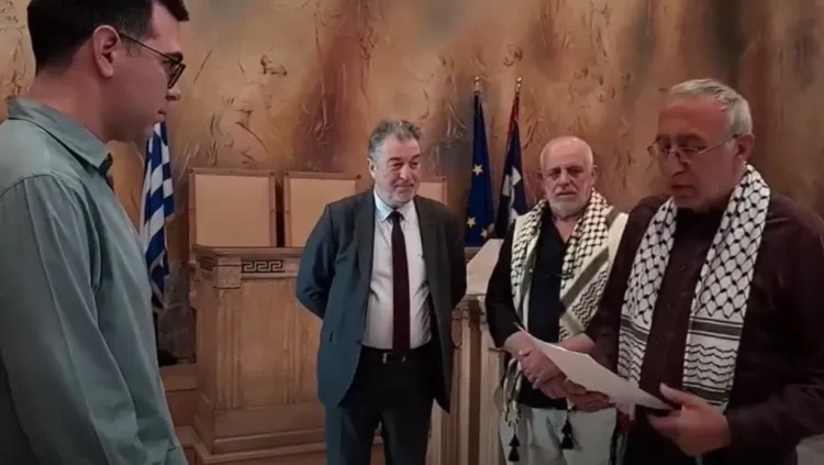 Οι φαιδρότητες των κυβερνητικών τρολ με αφορμή την εναλλαγή της εκπροσώπησης της Ανατρεπτικής Συμμαχίας στο δημοτικό συμβούλιο Αθήνας