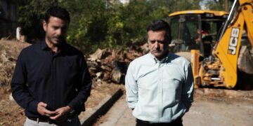 Ο Δήμαρχος Αθηναίων Χάρης Δούκας στο πλευρό της ΔΕΗ εναντίον των κατοίκων του Ελληνορώσων