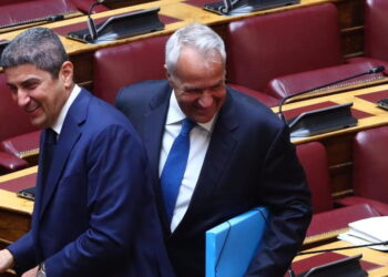 Σκάνδαλα: Νέο «μπάζωμα» σε ΟΠΕΚΕΠΕ και υποκλοπές