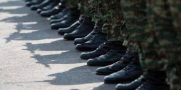 Της πολεμοκαπηλείας το… «λιώσιμο»