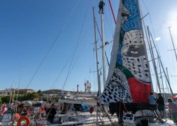Απέπλευσε από τη Σύρο το ελληνικό τμήμα του Στόλου για τη Γάζα – Global Sumud Flotilla
