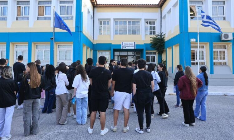 Πανελλαδικές εξετάσεις: Η νιότη στην εξεταστική αρένα
