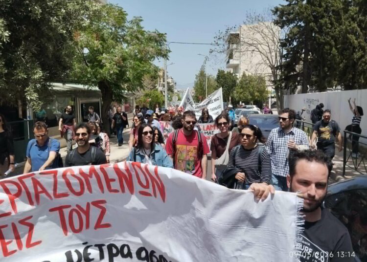 Μαζική πορεία γειτονιάς σε Ελληνικό-Αργυρούπολη κατά της λεηλασίας της Lamda και της συνενοχής κυβέρνησης-δημάρχων (φωτογραφίες)