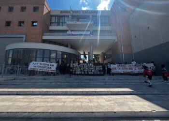 Προσφυγικά Λ. Αλεξάνδρας: Άγρια καταστολή στο περιφερειακό συμβούλιο