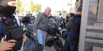Με εντολή ΗΠΑ και «αγίας οικογένειας» επέστρεψε ο Αλ. Γιωτόπουλος στη φυλακή