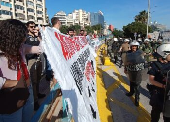 Δυναμική κινητοποίηση για την έλευση του «Crown Iris» και του τουρισμού της γενοκτονίας στον Πειραιά