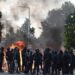 Η Ακροδεξιά πυρπολεί τους δρόμους του Μπέλφαστ