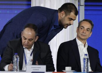 Γιατί βιάζεται τόσο το Μαξίμου για τα ΜΜΕ;