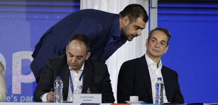 Γιατί βιάζεται τόσο το Μαξίμου για τα ΜΜΕ;