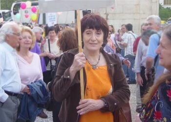 Αποχαιρετισμός στην Ελένη Πορτάλιου