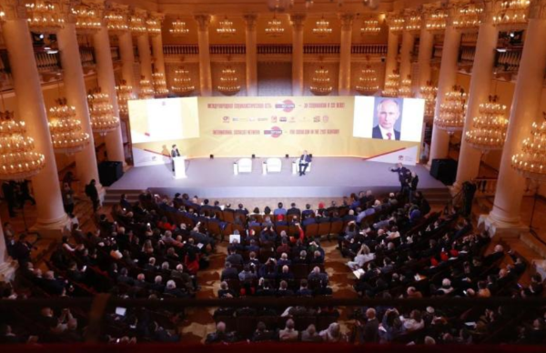 Η διπλή καπηλεία της SOVINTERN και ο ψευδεπίγραφος «αντιιμπεριαλισμός»