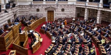 Κομματο-γέννεση και αντιδραστική πολιτική ανασυγκρότηση