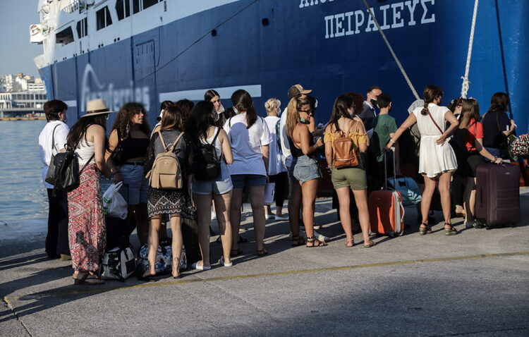 Πολυτέλεια οι διακοπές στη χώρα του τουρισμού