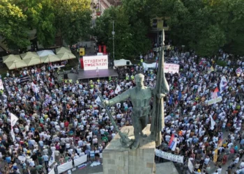 Σερβία: Η εξαγγελία για παραίτηση Βούτσιτς και οι προκλήσεις του κινήματος