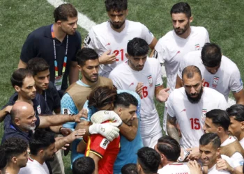 Ποδόσφαιρο με δεμένα πόδια (Αριστερό Εξτρέμ 4/7)