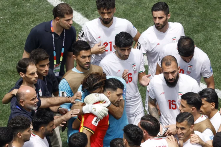 Ποδόσφαιρο με δεμένα πόδια (Αριστερό Εξτρέμ 4/7)